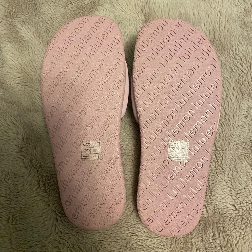 Lululemon slides - Picture 2 of 2
